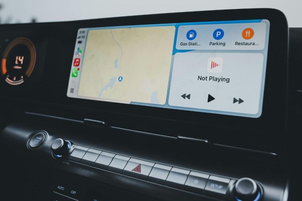 Voice Control with Siri or Google Assistant Voice Control with Siri or Google Assistant